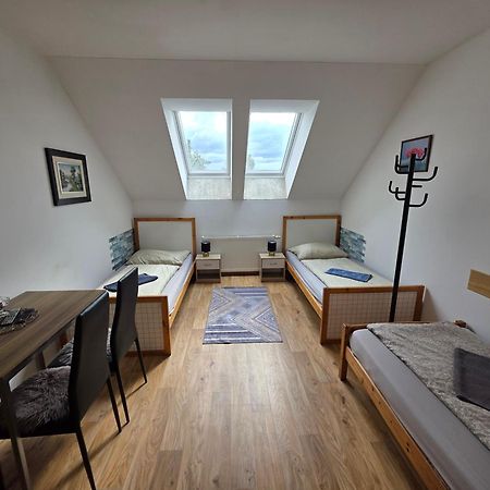 Farm Stay Nh Stables Nyrany Eksteriør bilde